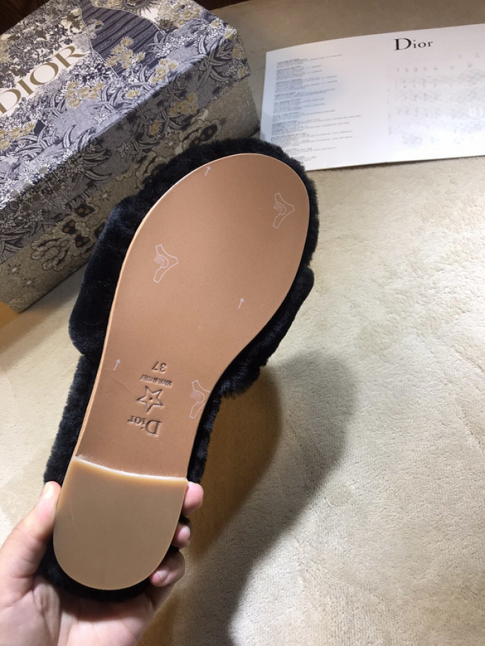 d10r sandal