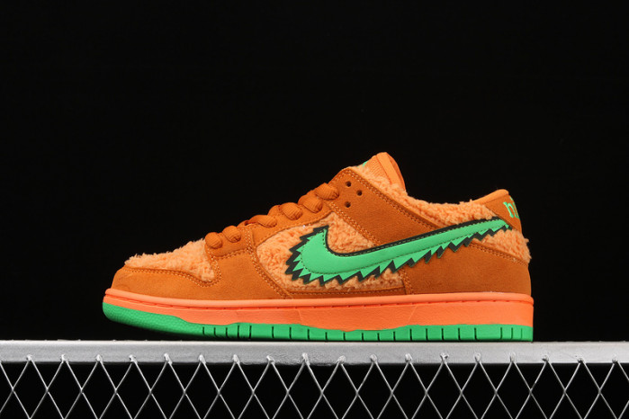 GRATEFUL DEAD X NIKE SB DUNK LOW 