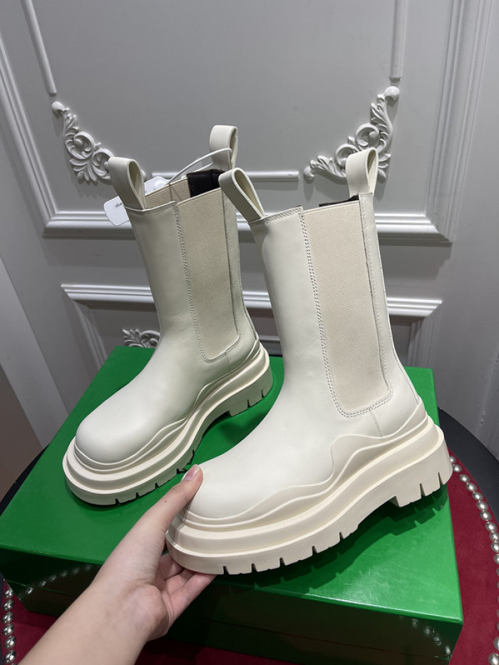 BV boots 025