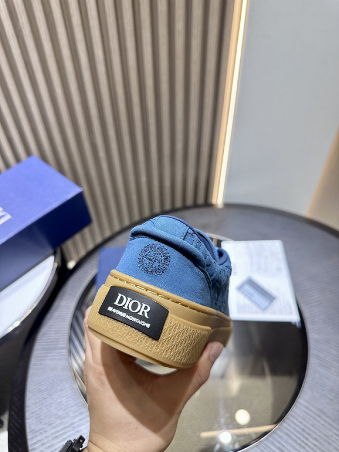D10R SNEAKER