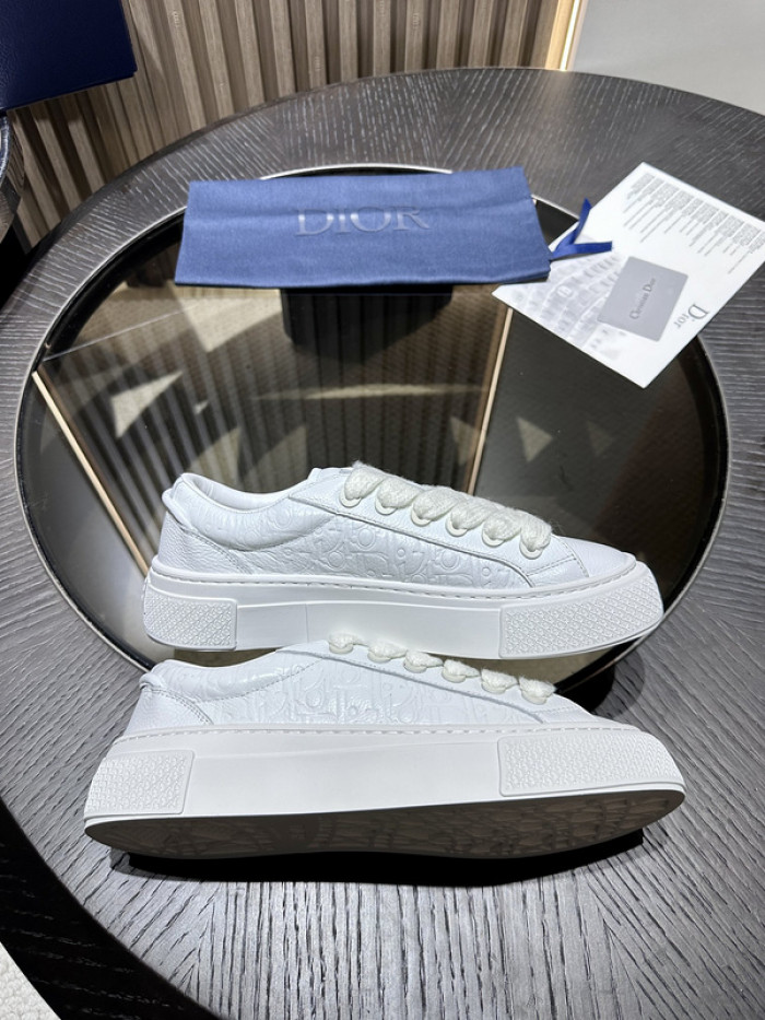 D10R SNEAKER