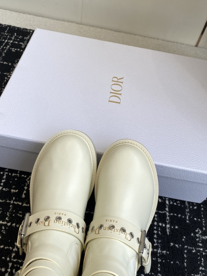 D10R boot (mid)