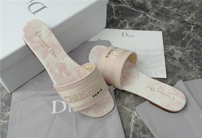 d10r sandal