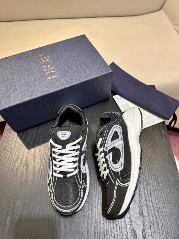 D10R SNEAKER