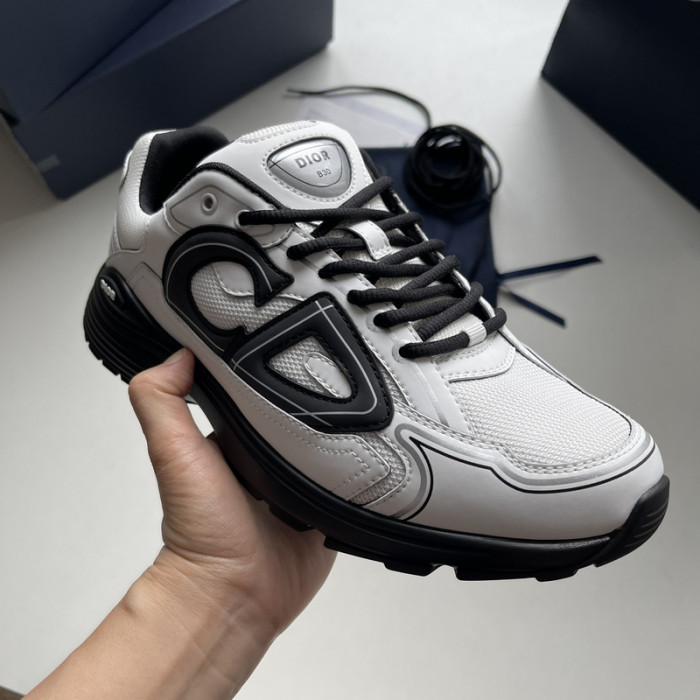 D10R SNEAKER