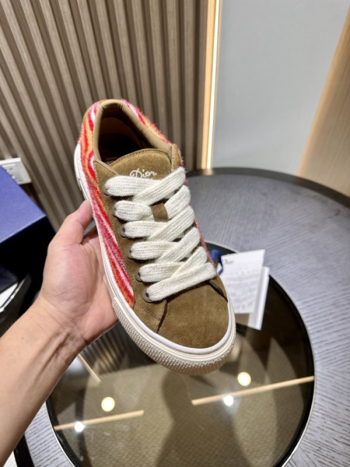 D10R SNEAKER