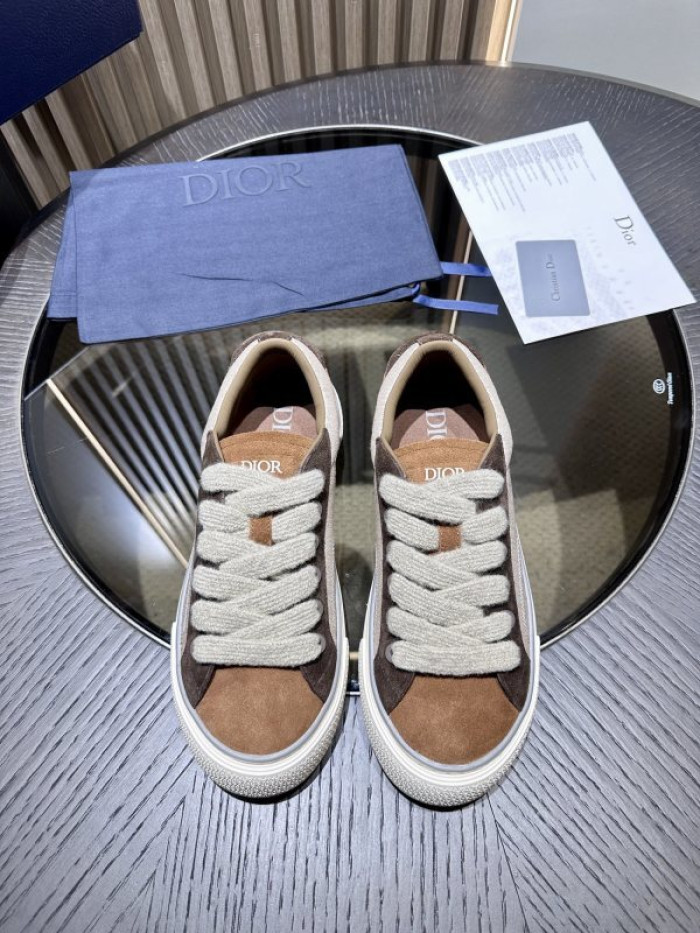 D10R SNEAKER