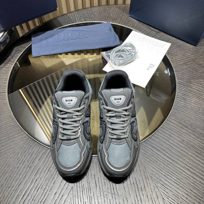 D10R SNEAKER