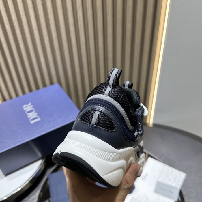 D10R SNEAKER