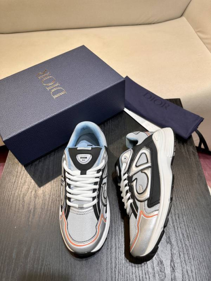 D10R SNEAKER