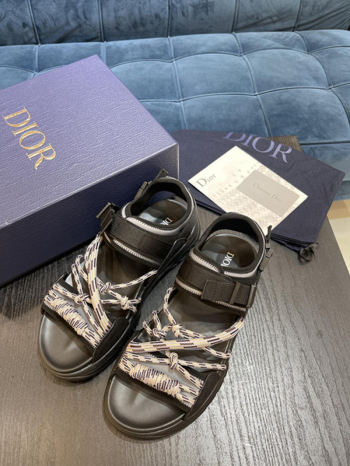 d10r sandal