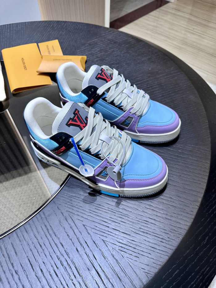 L0VT SNEAKER