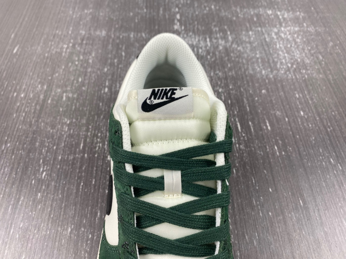 Nike Dunk Low WMNS Green Snake FQ8893-397