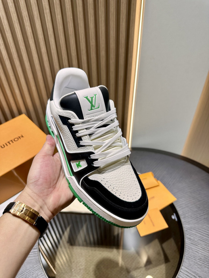 L0VT SNEAKER