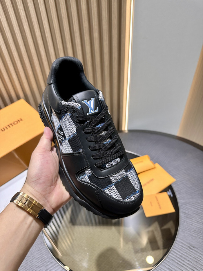 L0VT SNEAKER