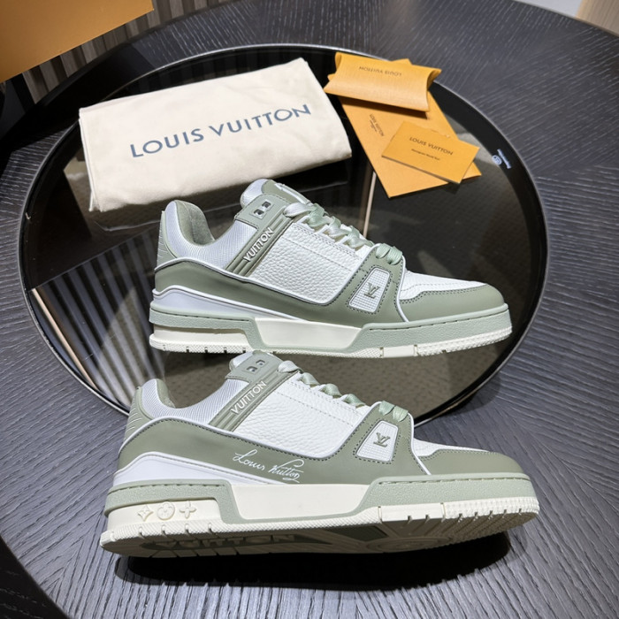 L0VT SNEAKER