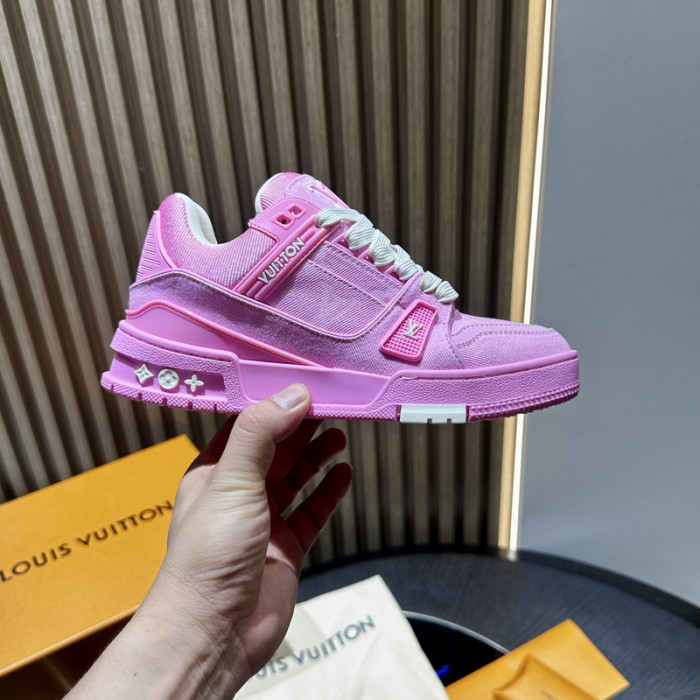 L0VT SNEAKER
