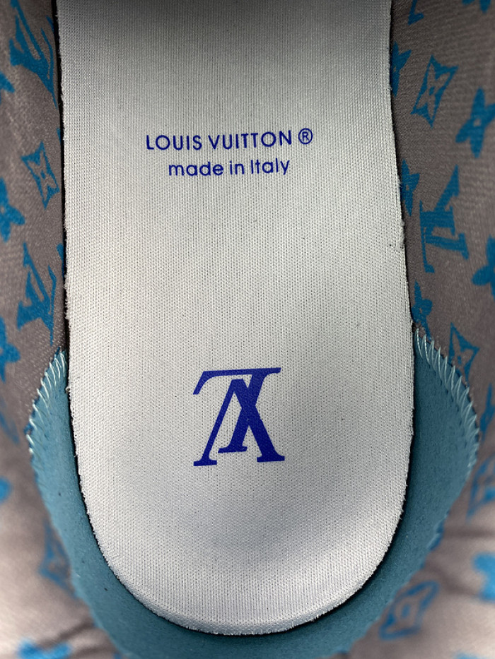 L0VT SNEAKER