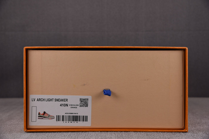 L0VT SNEAKER