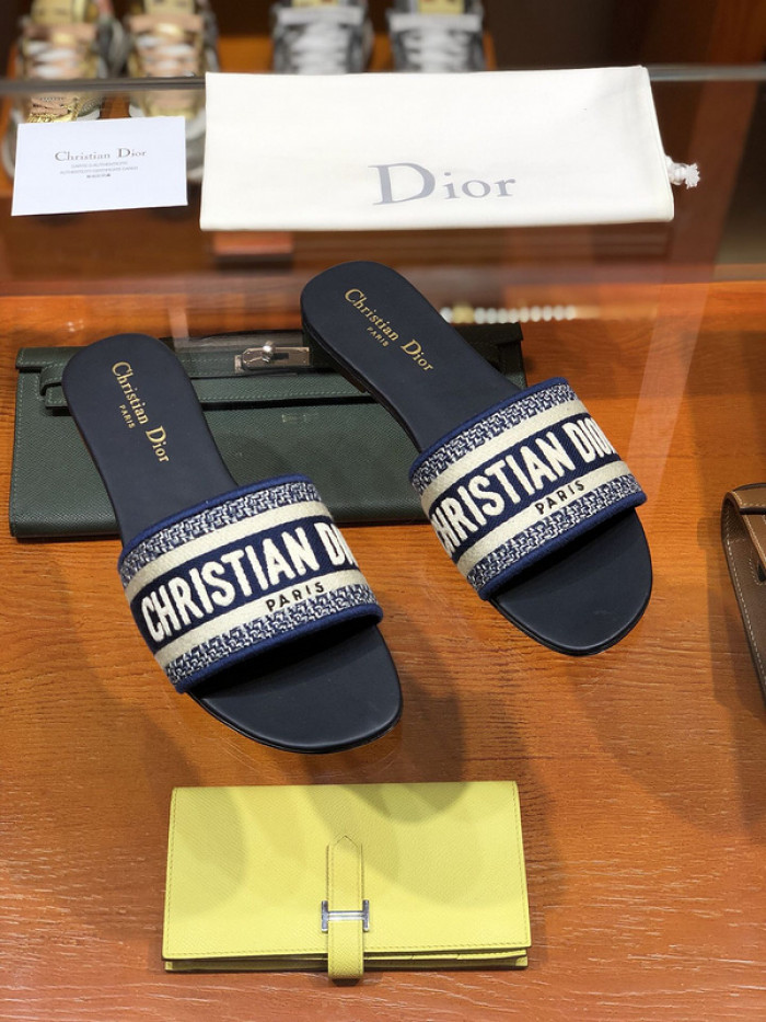 d10r sandal